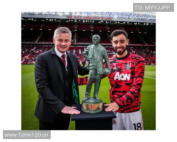 维姬洛佩兹谈欧冠失利称其他奖杯将激励球队奋发向前