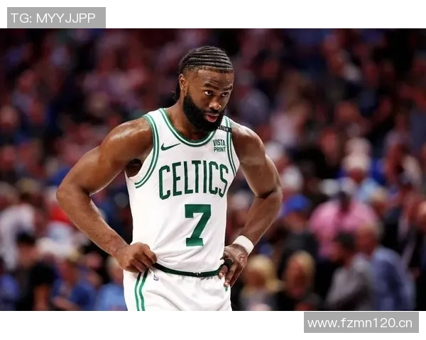 杰伦布朗全场最高30分表现出色三分球命中率高达44助力球队胜利