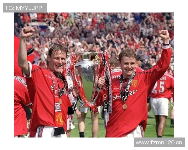 弗格森执掌曼联27年传奇岁月38冠辉煌成就铭刻历史 弗格森执掌曼联27年传奇岁月38冠辉煌成就铭刻历史
