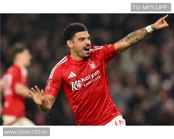 本怀特手术后状态不佳沦为替补球队期待他早日恢复最佳状态 本怀特手术后状态不佳沦为替补球队期待他早日恢复最佳状态