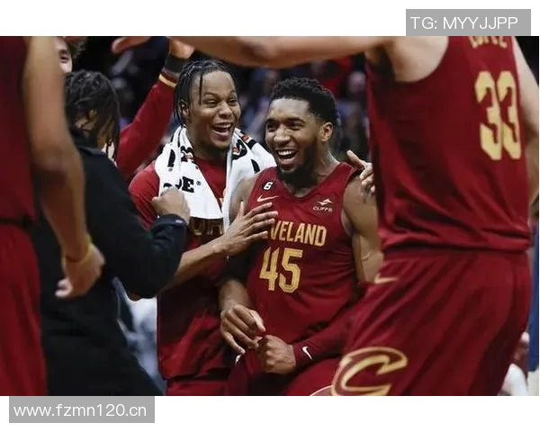 米切尔骑士生涯第75次单场30分超越众星仅次于詹姆斯324次表现惊艳 米切尔骑士生涯第75次单场30分超越众星仅次于詹姆斯324次表现惊艳