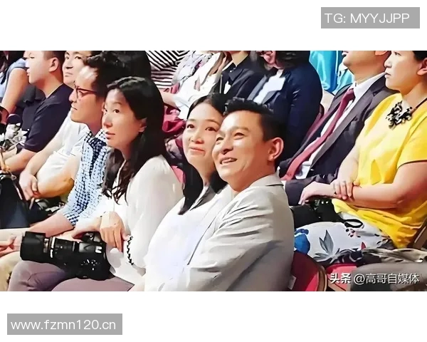 年长五岁的姐弟恋甜蜜曝光舍什科女友现场助威两人低调交往多年