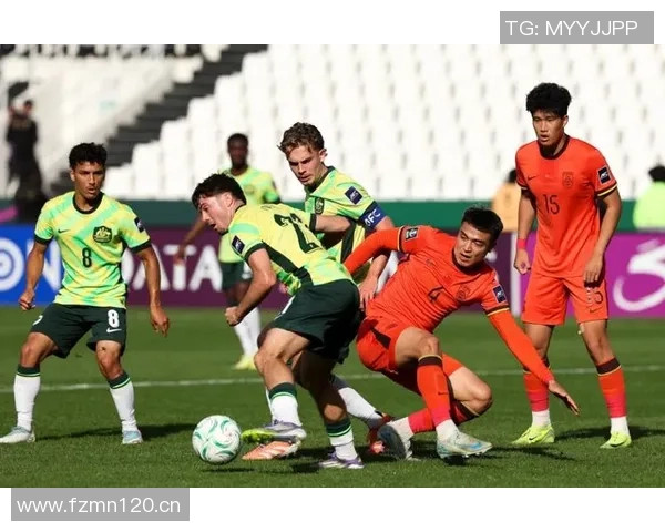 彭啸解围失误送角球U23伊拉克抓住机会反击战机再现